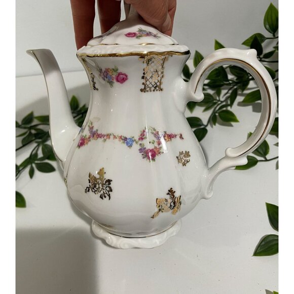 Vintage Bavarian Porcelain Teapot With Floral Design & Gold Accents - Picture 3 of 11